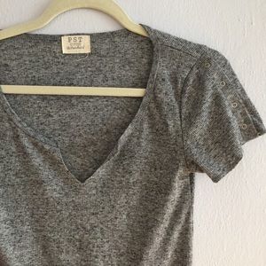 ✨Gray T-Shirt With Side Snaps✨